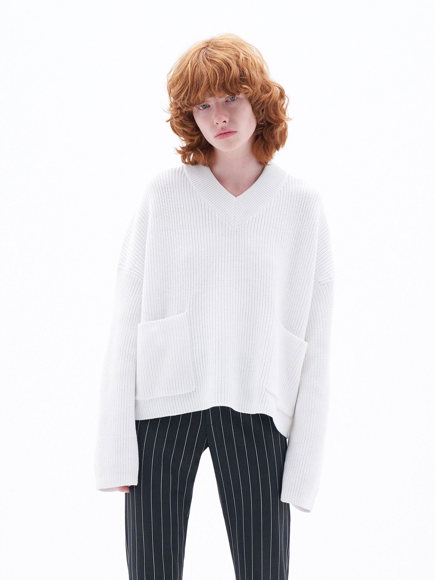 Boxy V-Neck Sweater - TheStorebySchneeweiss