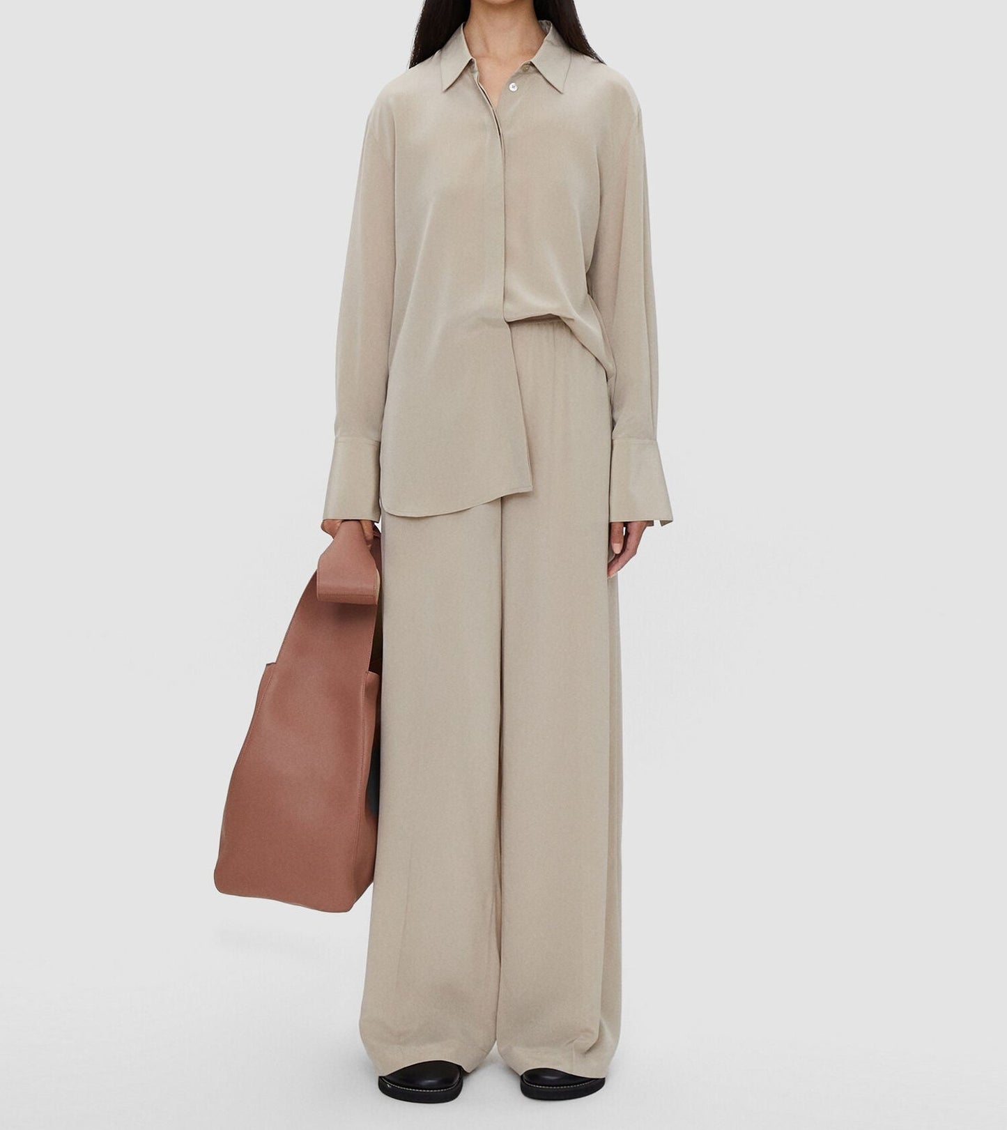 Hulin Pant Crepe De Soie in Cobble Stone - TheStorebySchneeweiss