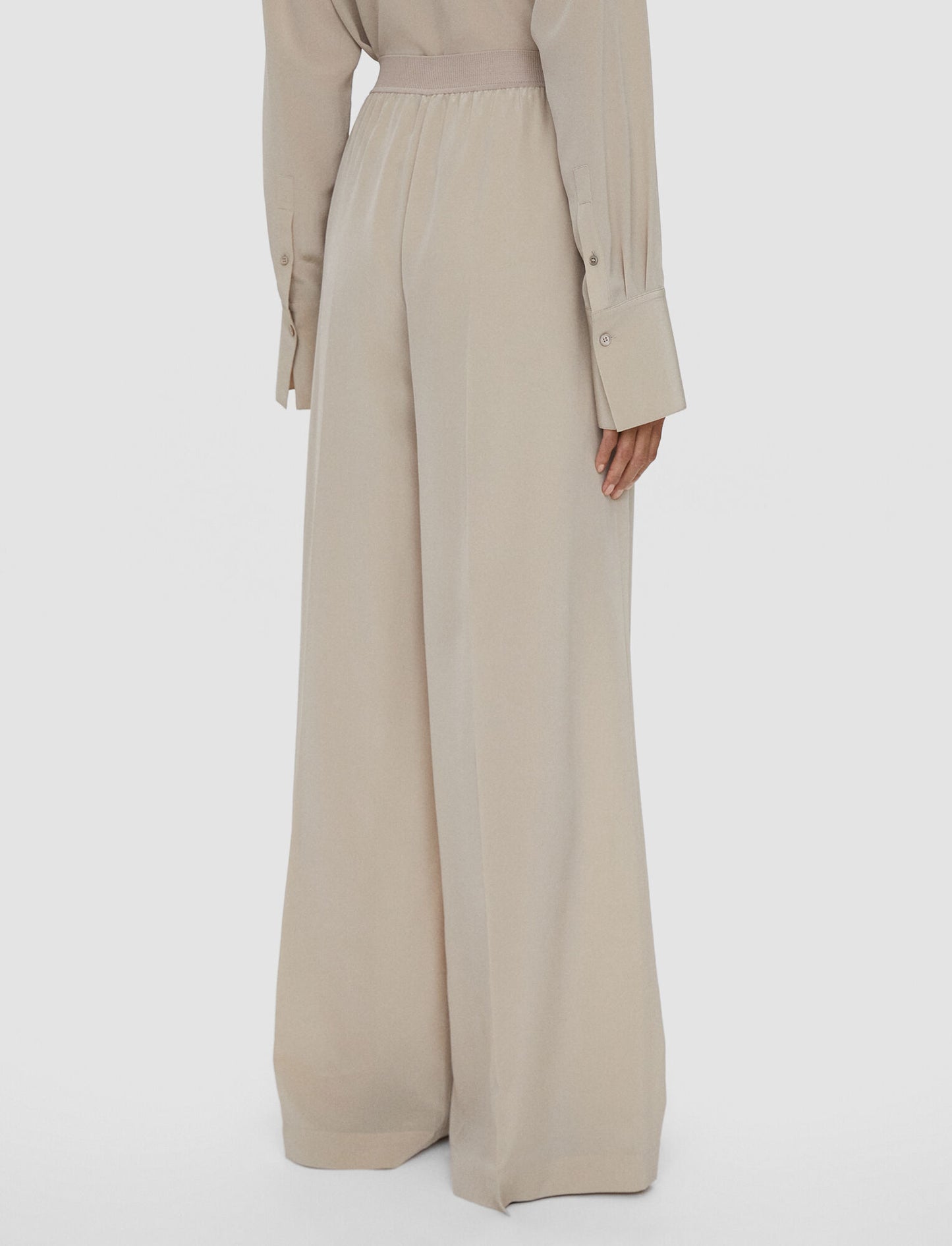 Hulin Pant Crepe De Soie in Cobble Stone - TheStorebySchneeweiss