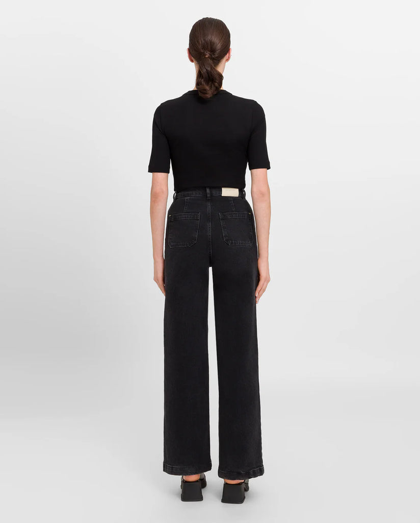 Ivy Oak Kristin T-Shirt in Black