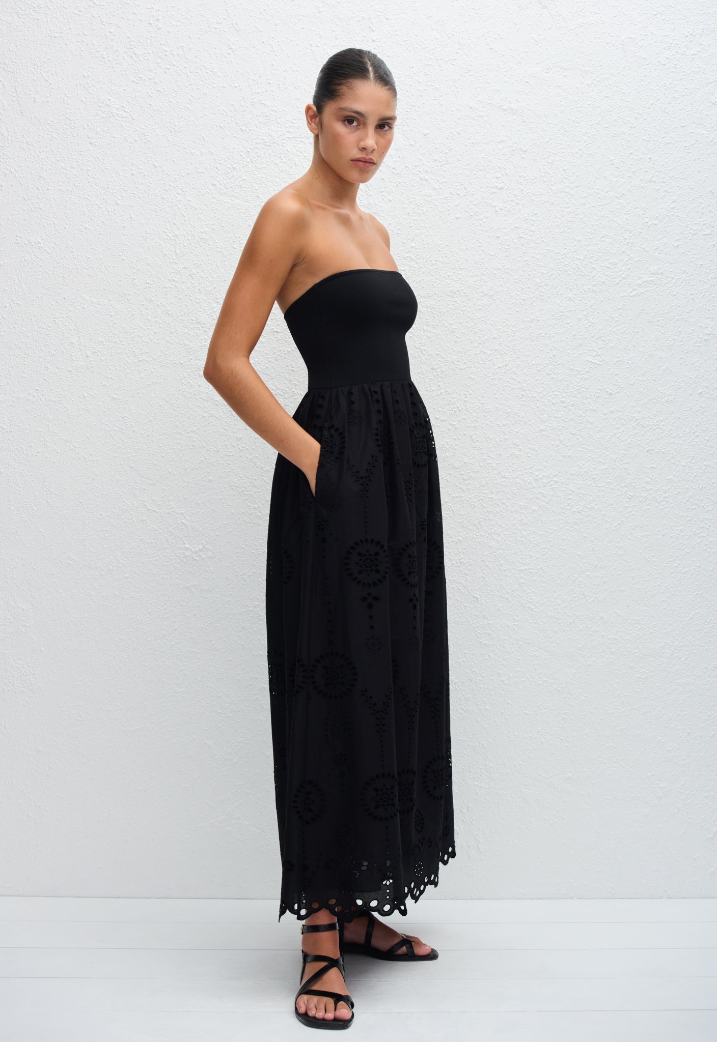 Strapless Knit and Broderie Dress – TheStorebySchneeweiss