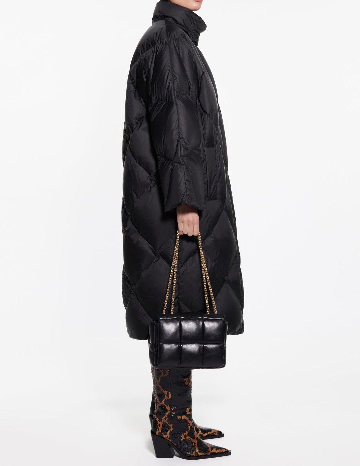 Anissa Coat in Black - TheStorebySchneeweiss