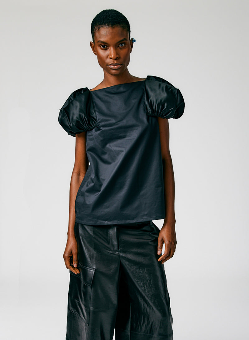 Light Weight Cotton Saten Boatneck Box Sleeve Top - TheStorebySchneeweiss